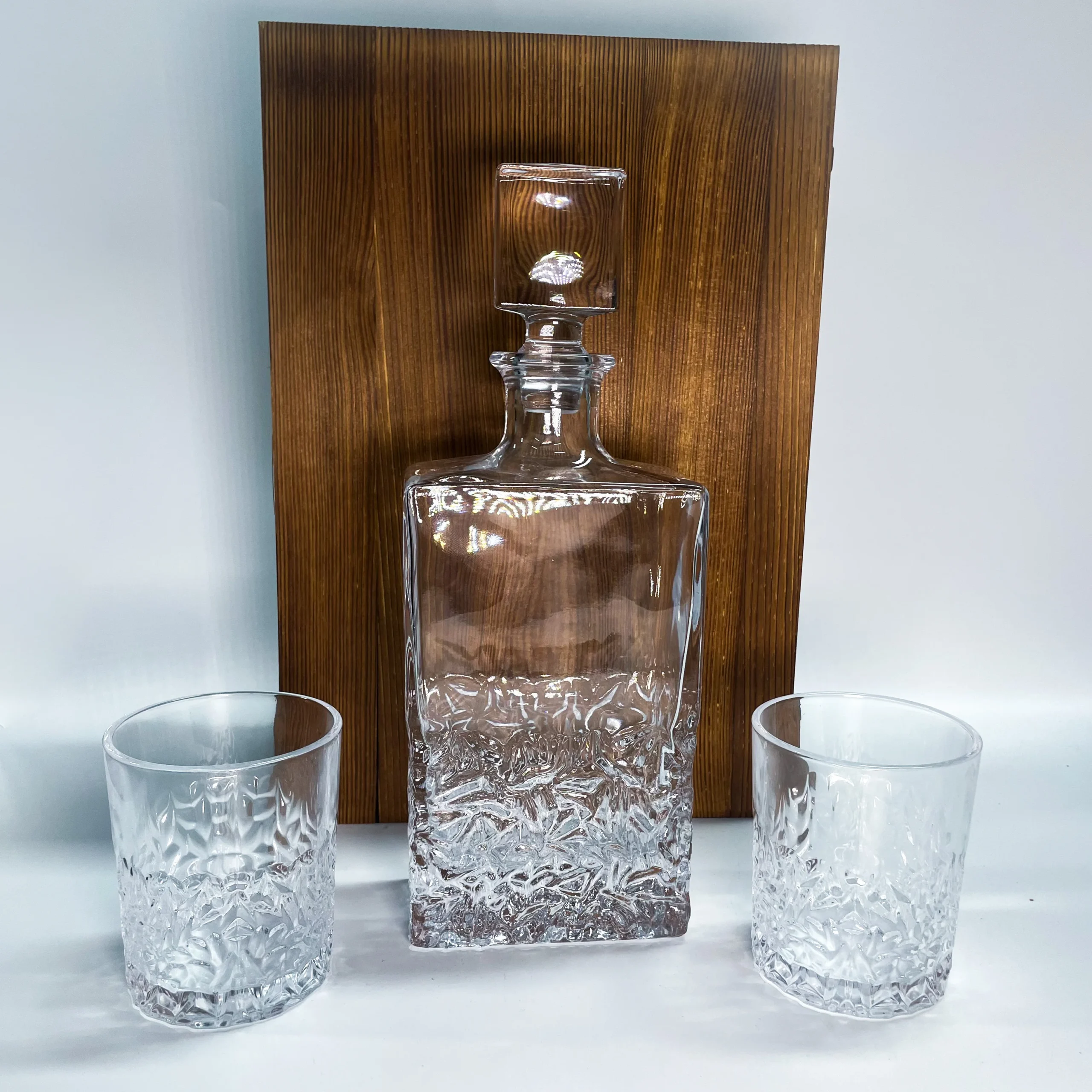 Coffret Luxe : Verres à Vin en Cristal 700ml – Idéal Cadeaux d'Affaires | Boîte Bois Élégante