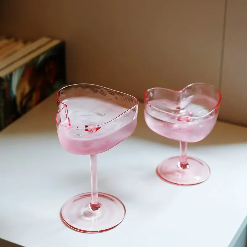 Coupe à Cocktail Cœur Pêche Rose 230ml – Verre Artisanal Soufflé à la Main