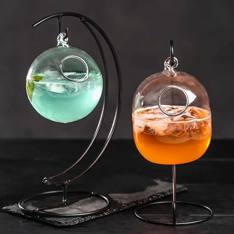 Verre à Cocktail Suspendu en Verre Soufflé avec Support Métallique – Design Créatif 430ml/500ml