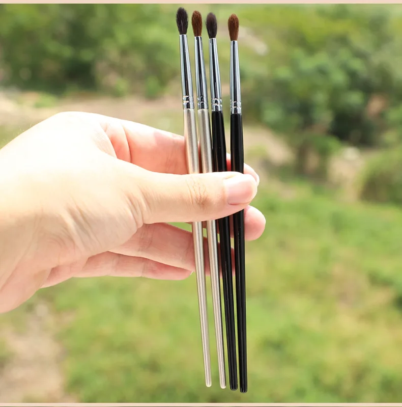 Pinceau de maquillage en poils naturels (chèvre & poney) – Manche bois argenté