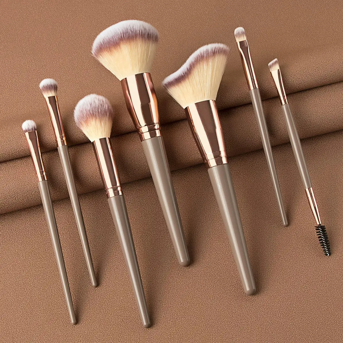 Set 7 Pinceaux Maquillage Professionnels – Poils Doux, Tube Aluminium Rose Doré