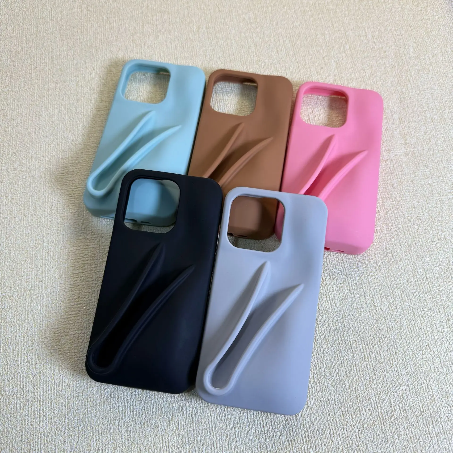 Coque Silicone Antichoc iPhone 11-16 Pro Max avec Support & Porte Rouge à Lèvres