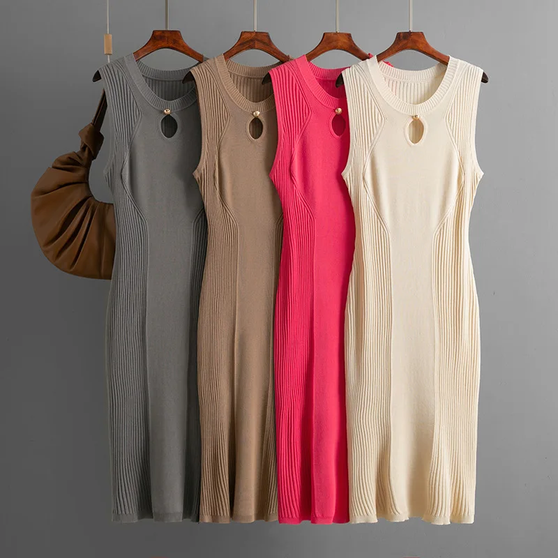 Robe Moulante Midi Sans Manches Col V – Maille Légère Élégante Femme P370