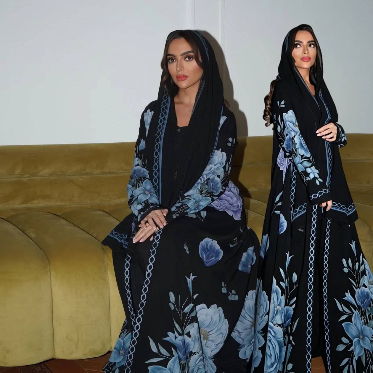 Abaya ouverte fleurie MQ280 – Robe islamique maxi avec hijab, style Dubaï élégant