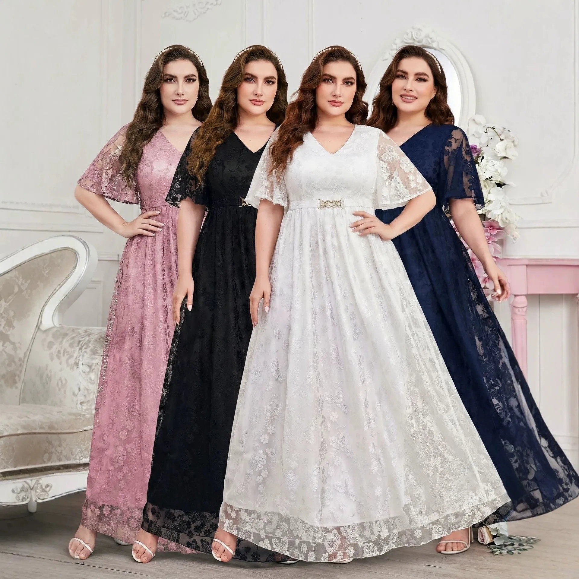 Robe de Soirée Grande Taille en Dentelle | Col V | Manches 3/4 | Jusqu'au 5XL