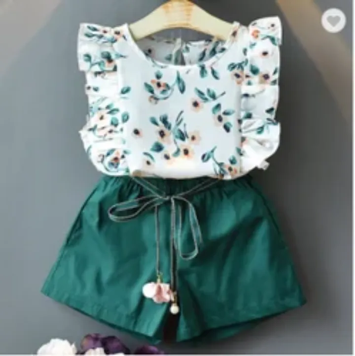 Ensemble été fille 2 pièces – Haut fleuri à volants et short élégant