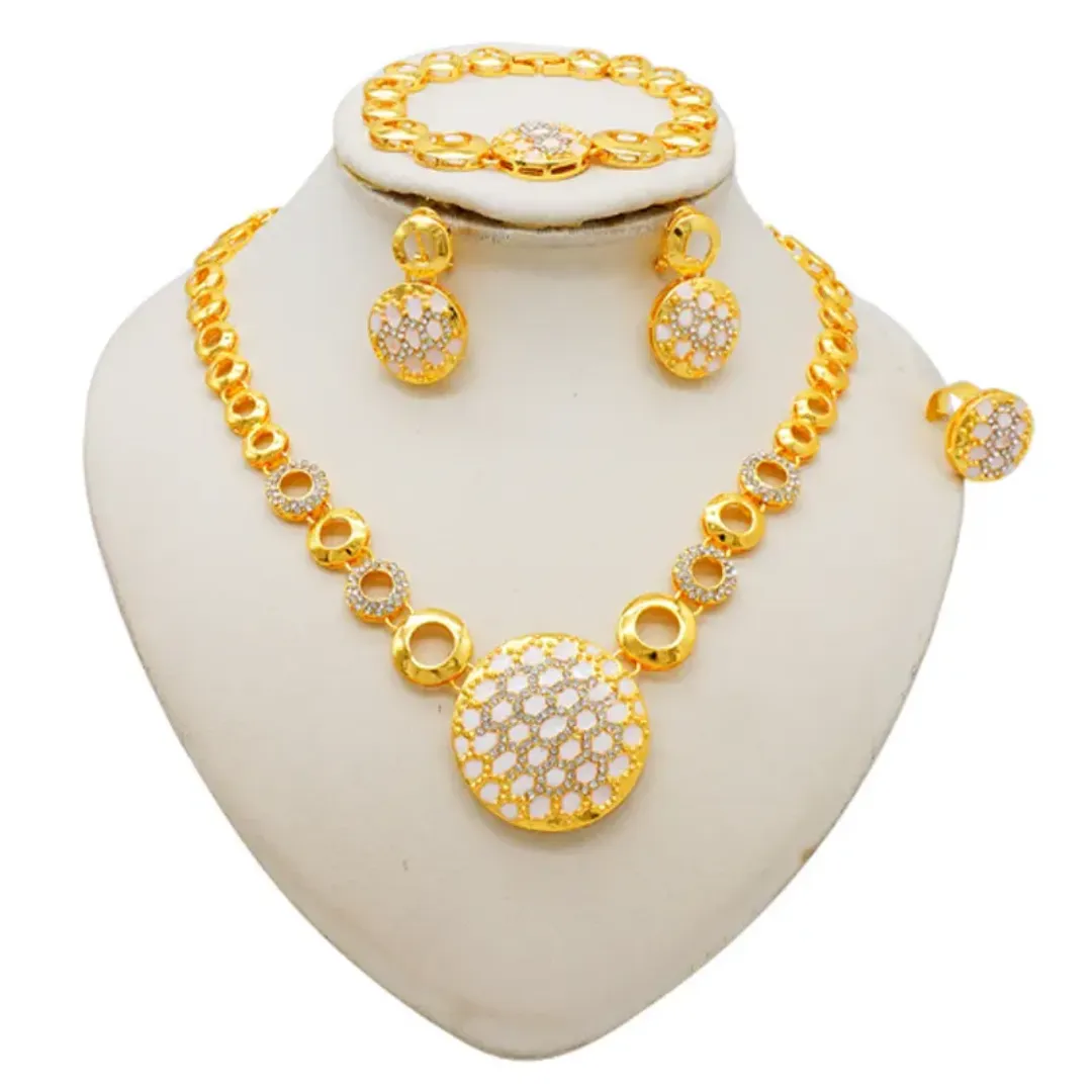 Ensemble de Bijoux Plaqué Or Zircon – Collier, Bracelet, Boucles d’Oreilles et Bague – Style Dubaï Chic