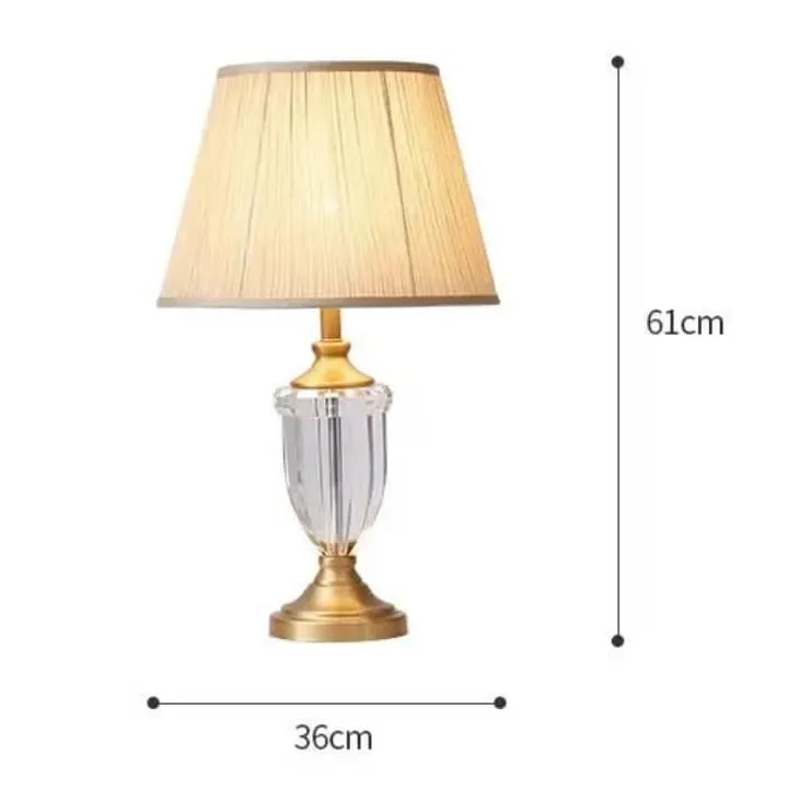 Lampe en cristal taillé avec abat-jour blanc légèrement ondulé