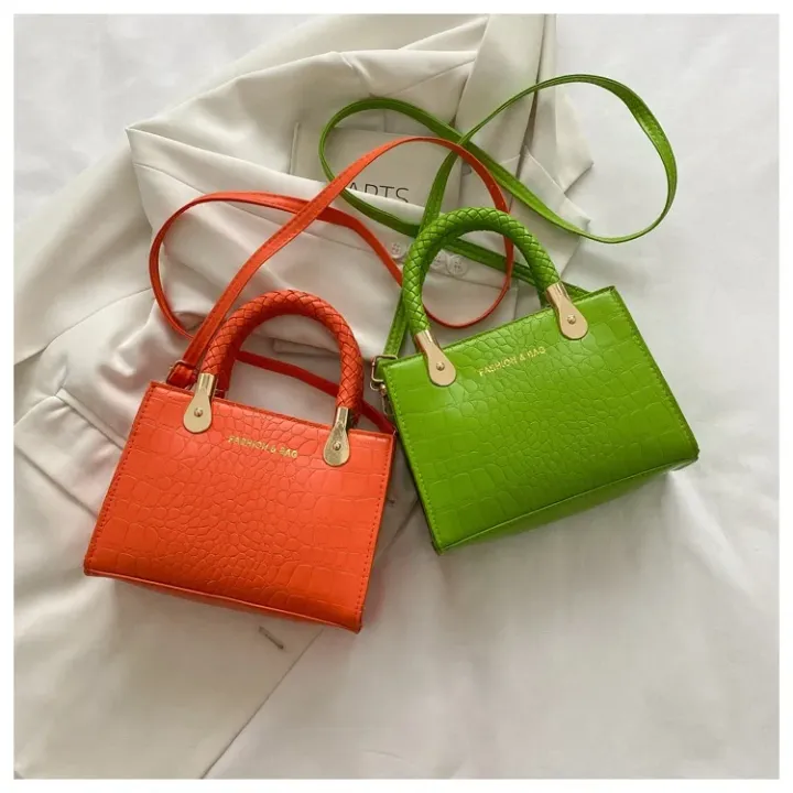 Sac à Main Femme Élégant – Imitation Cuir Croco avec Bandoulière Amovible et Poignée Tressée
