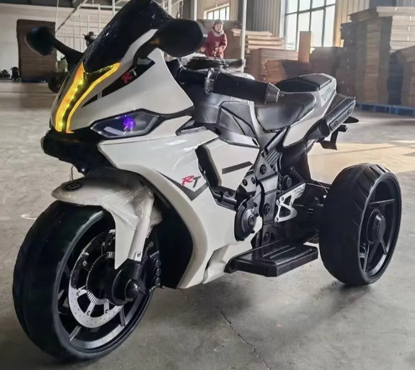 Moto Électrique Enfant Style Sport R1 – 3 Roues avec Lumières LED