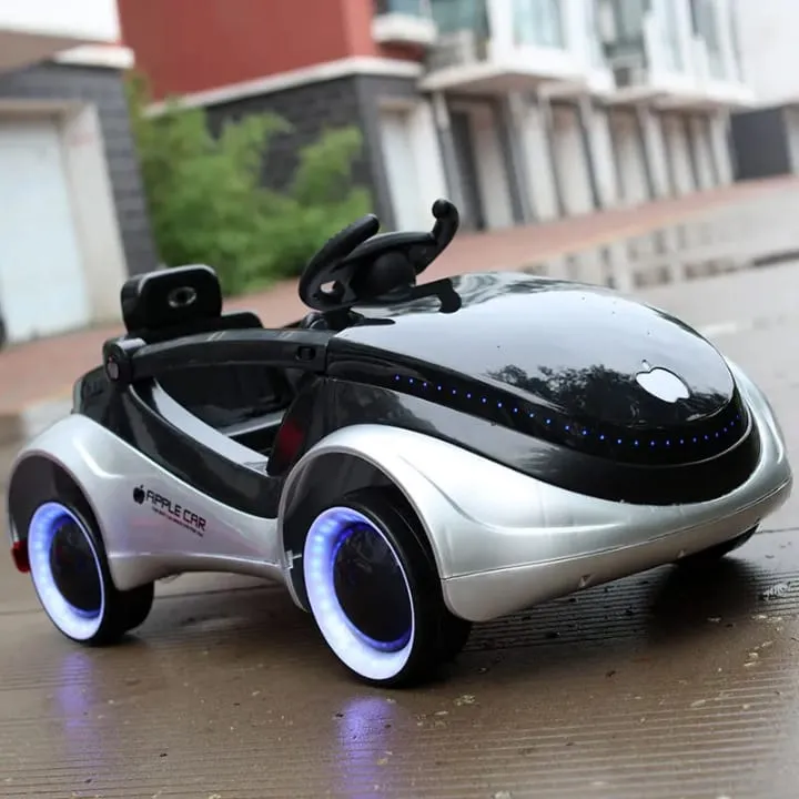 Voiture Électrique Futuriste Noire & Blanche – Modèle MG1588