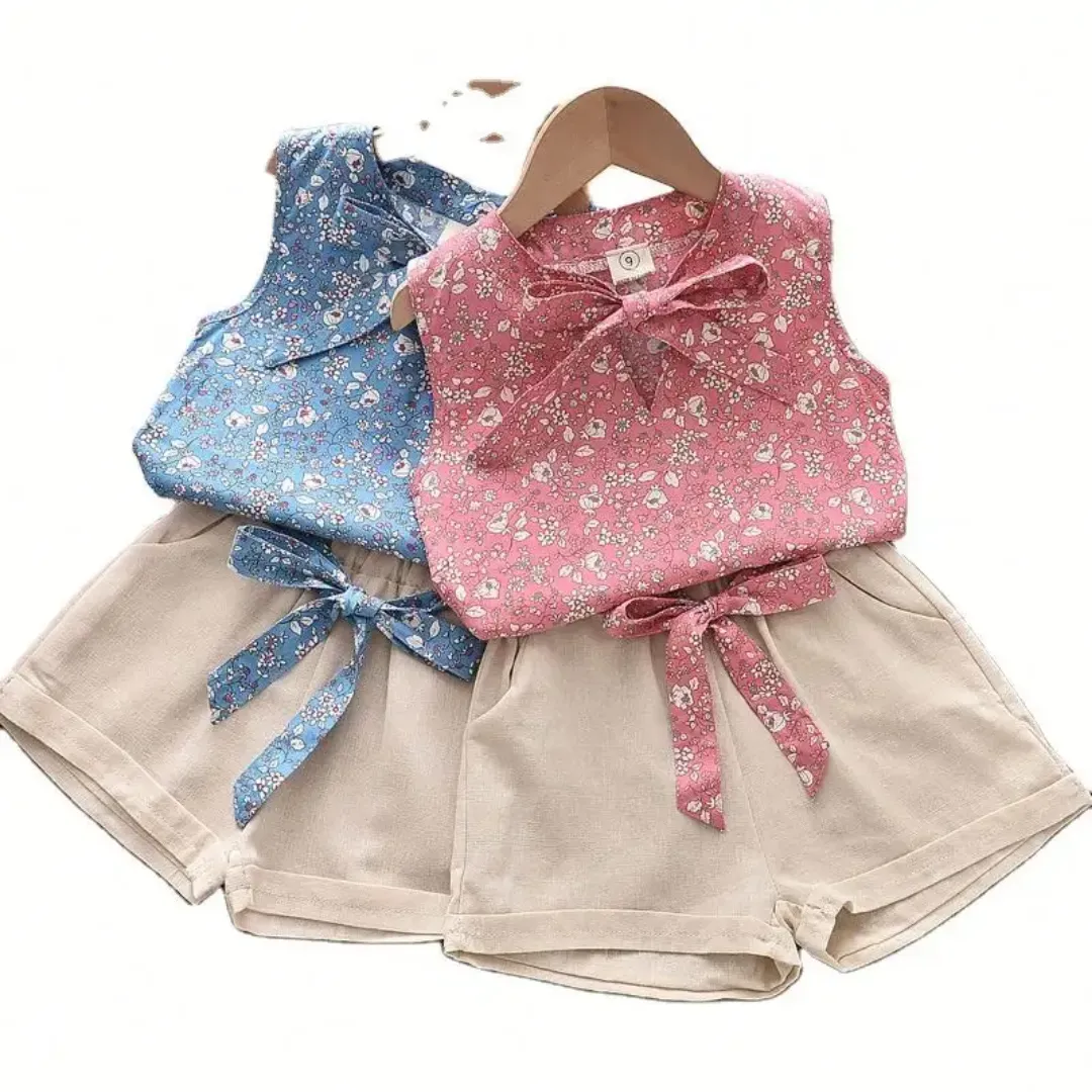 Ensemble d’été fille – Haut sans manches fleuri avec nœud + Short beige