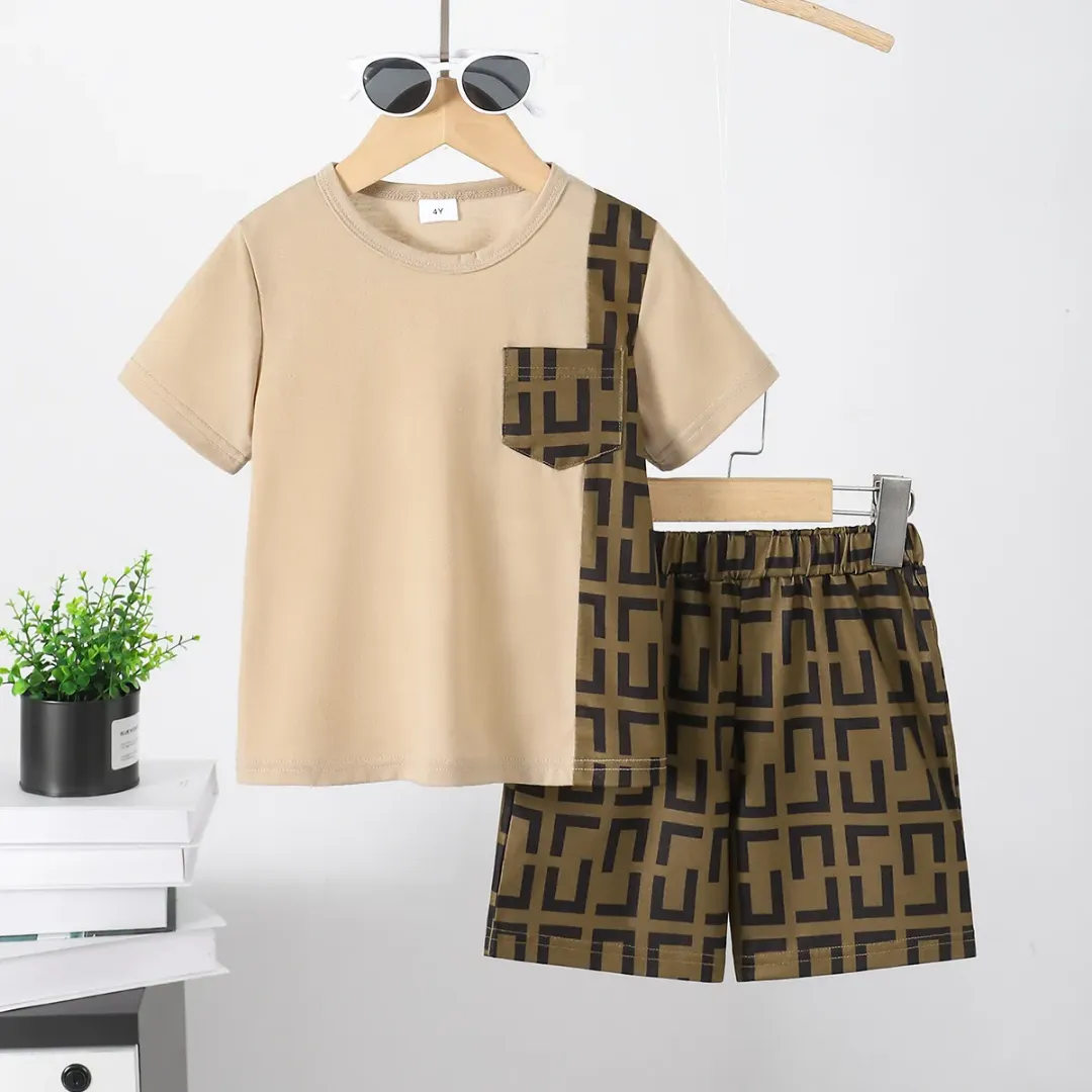Ensemble garçon été beige à motifs géométriques – T-shirt + short