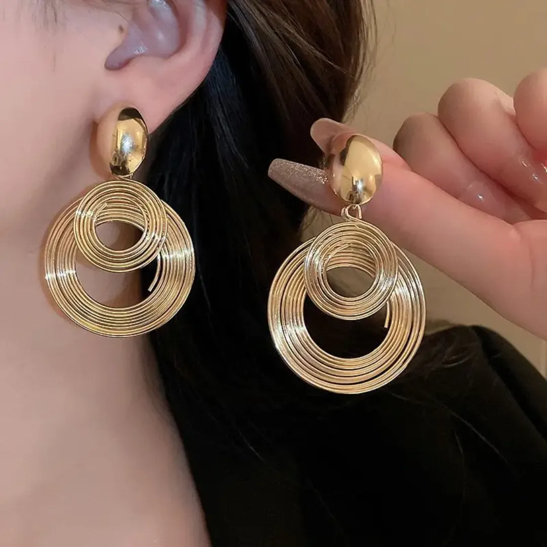 Boucles d'oreilles géométriques multicouches avec design en métal pour femmes