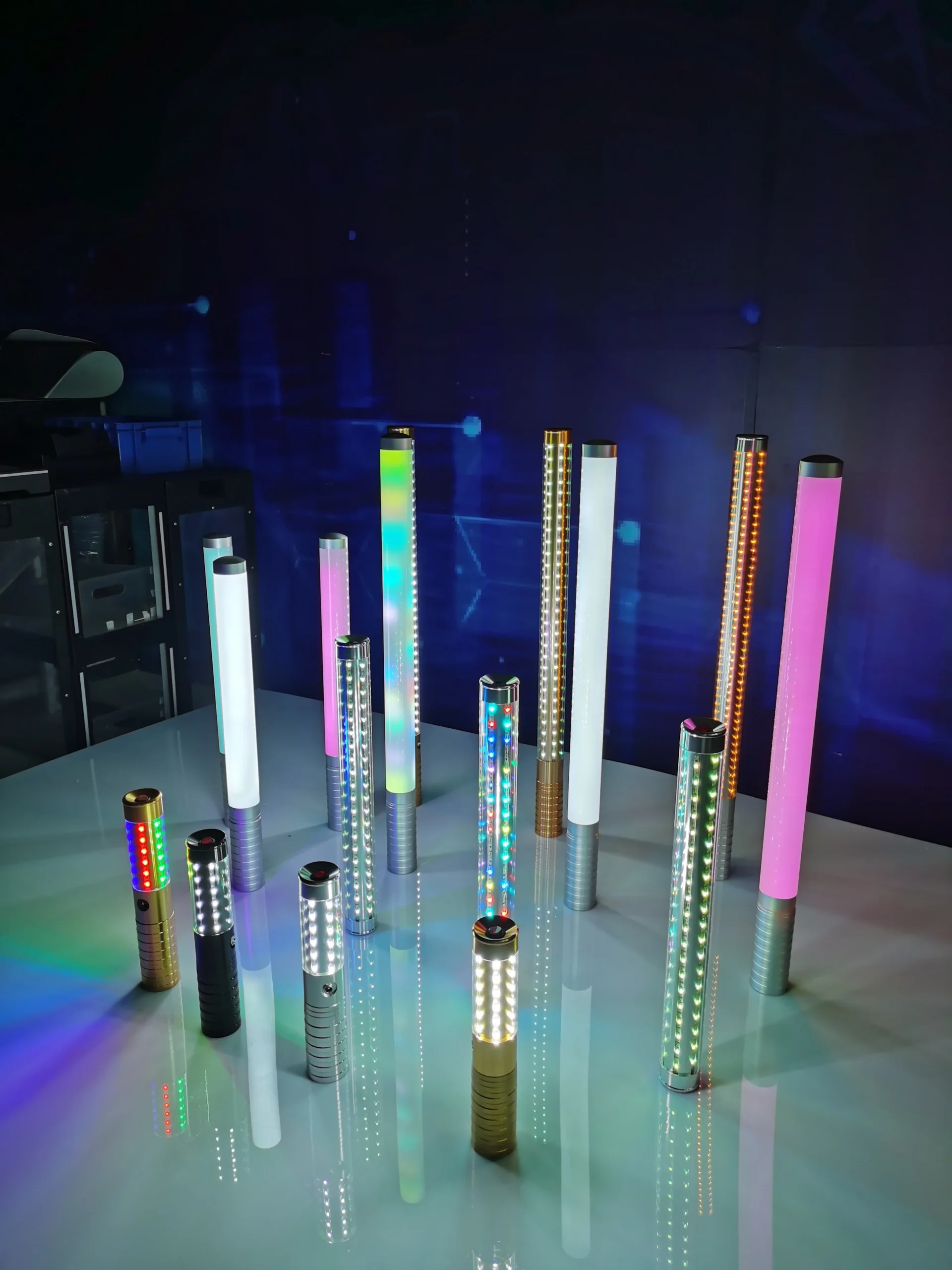 Bâton LED Multicolore Strobe – Sabre Lumineux Clignotant pour Fêtes & Événements (Modèle SF-55)