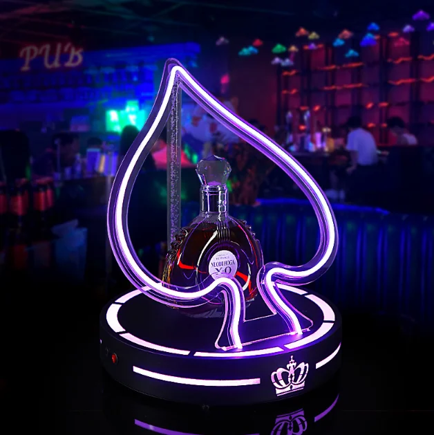 Présentoir LED As de Pique pour Bouteilles VIP – Style Art Déco en Acrylique, Revêtement UV, Sur Pied