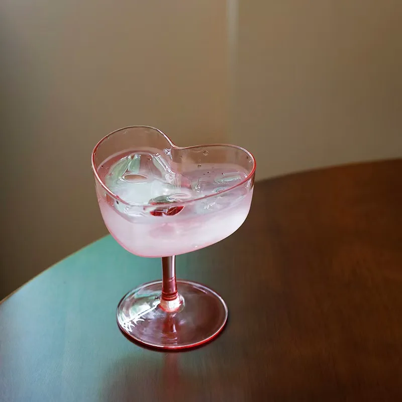 Coupe à Cocktail Cœur Pêche Rose 230ml – Verre Artisanal Soufflé à la Main
