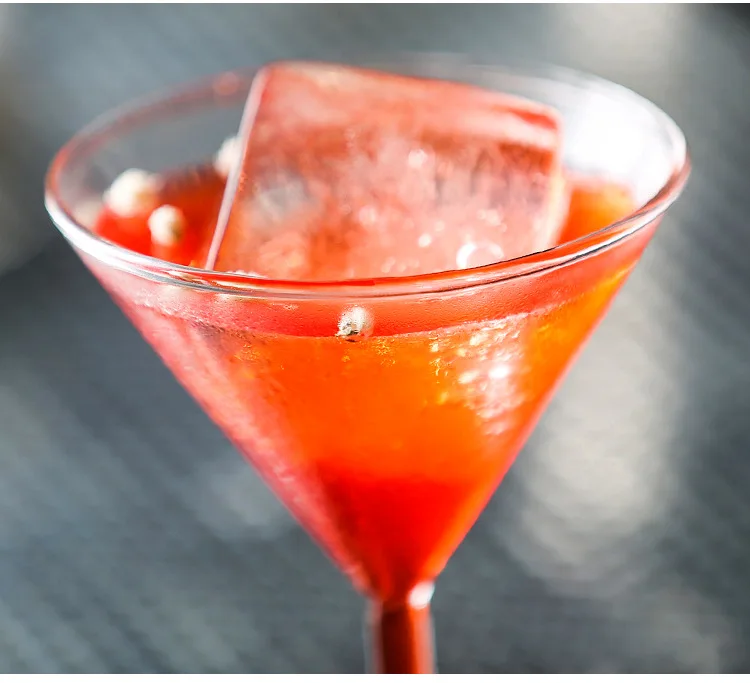 Verre à Cocktail Martini Soufflé à la Main 110ml avec Paille Intégrée