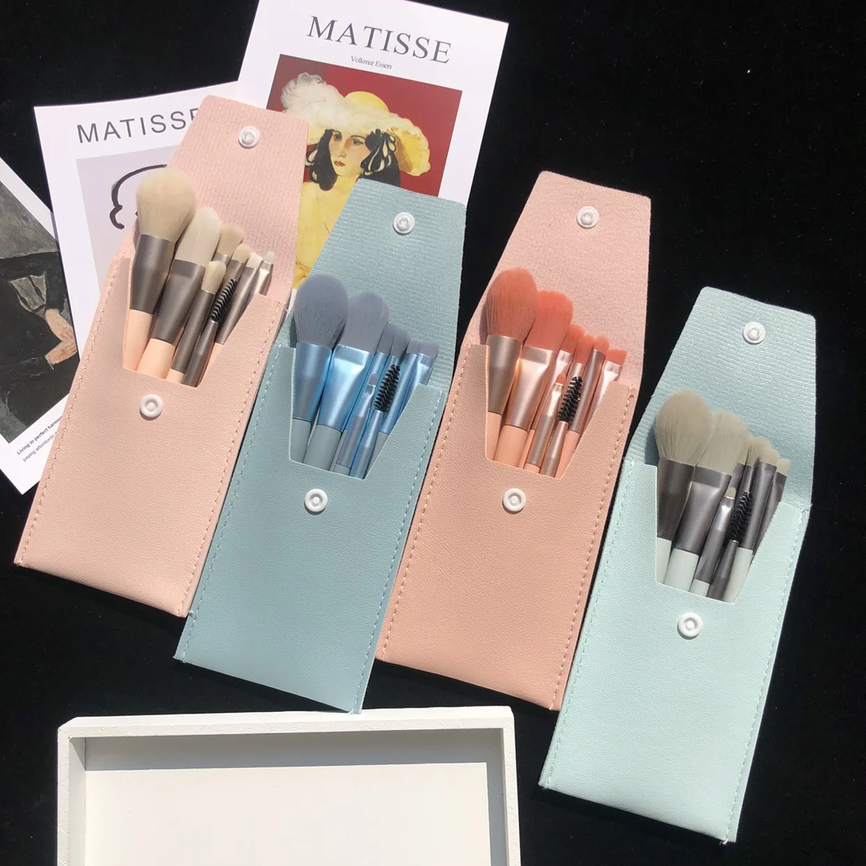 Set 8 Pinceaux Maquillage Professionnels Synthétiques avec Pochette de Voyage
