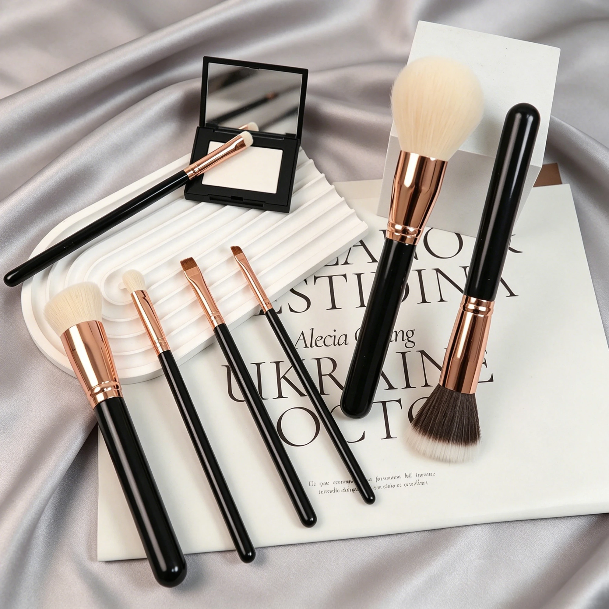 Set 7 Pinceaux de Maquillage Professionnels EMF – Poils Synthétiques & Manche en Bois