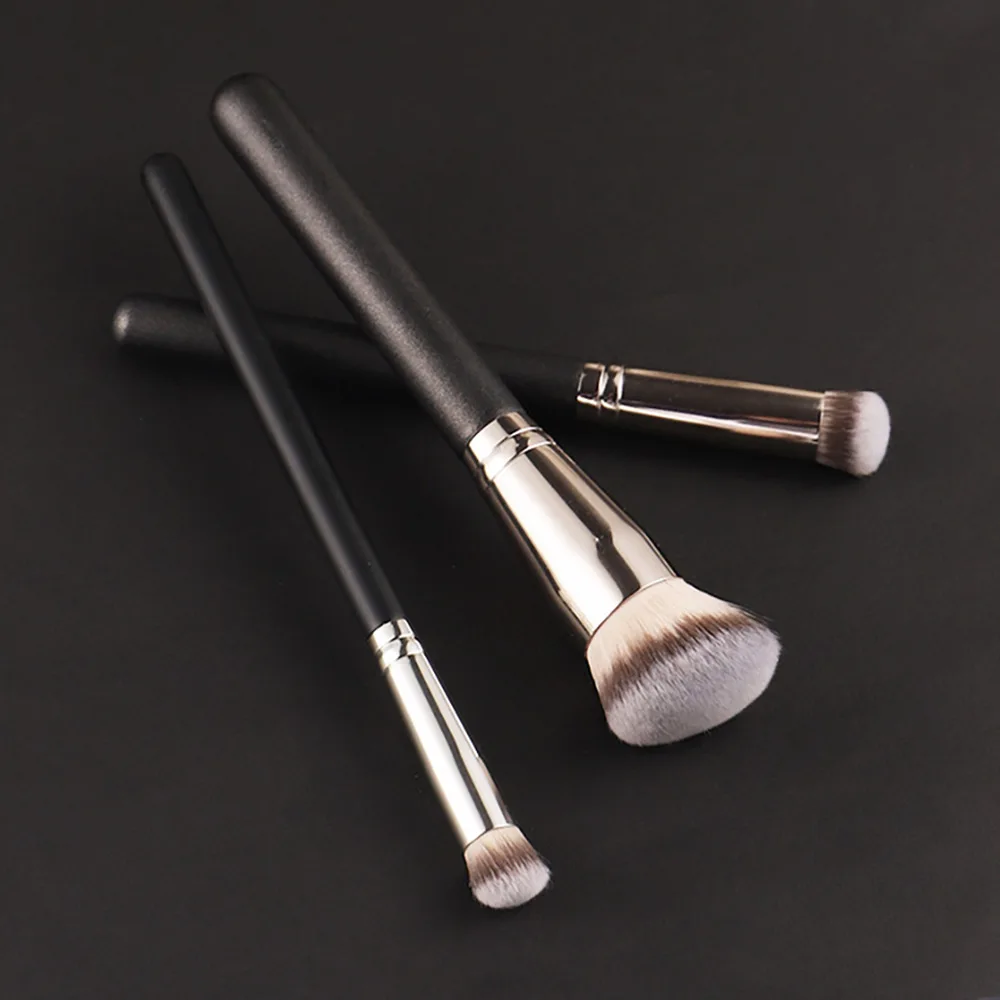 Pinceau de Maquillage Professionnel à Manche en Bois – Haute Qualité
