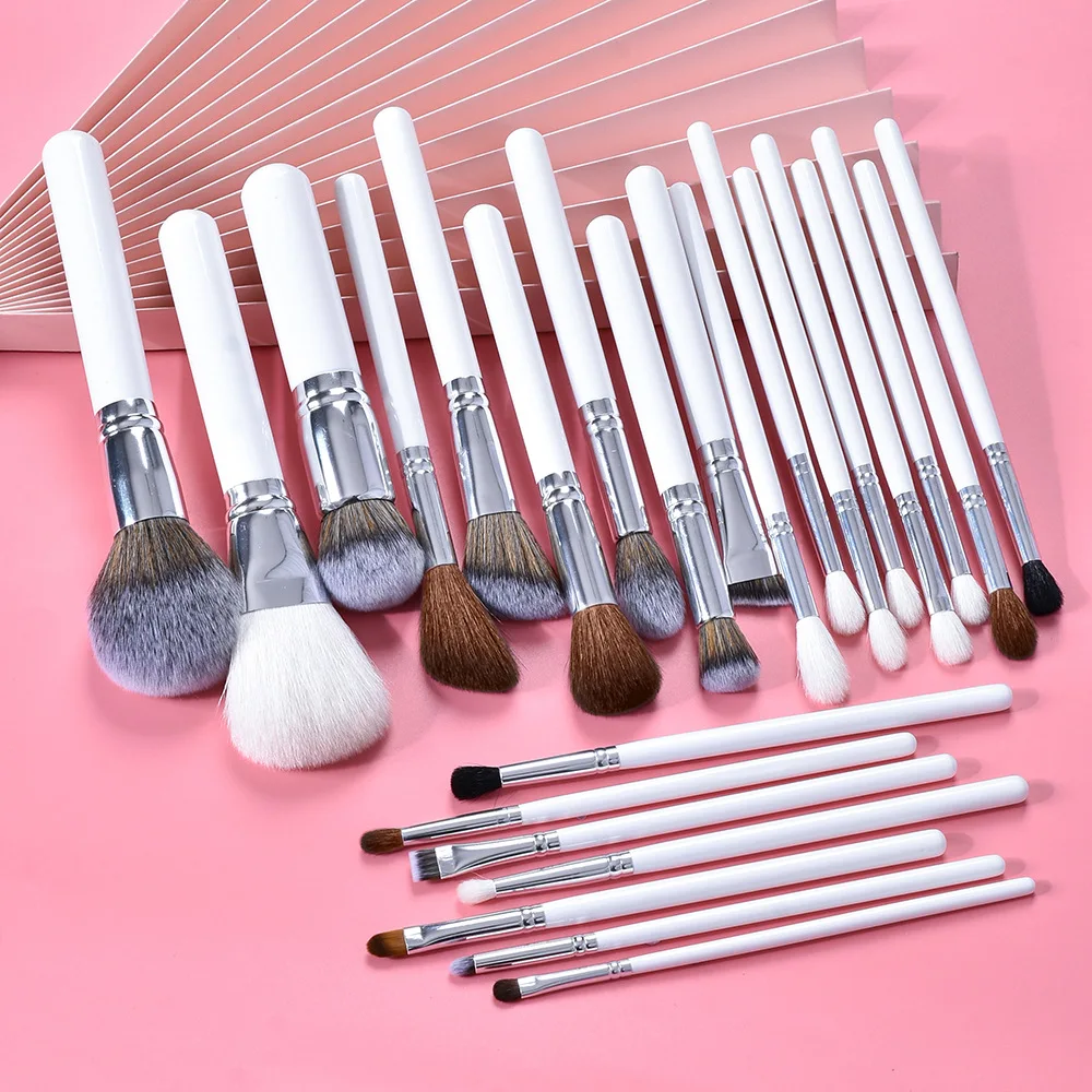 Ensemble de Pinceaux Maquillage Professionnels Blancs 16/26 Pièces – Fibres Synthétiques Douces