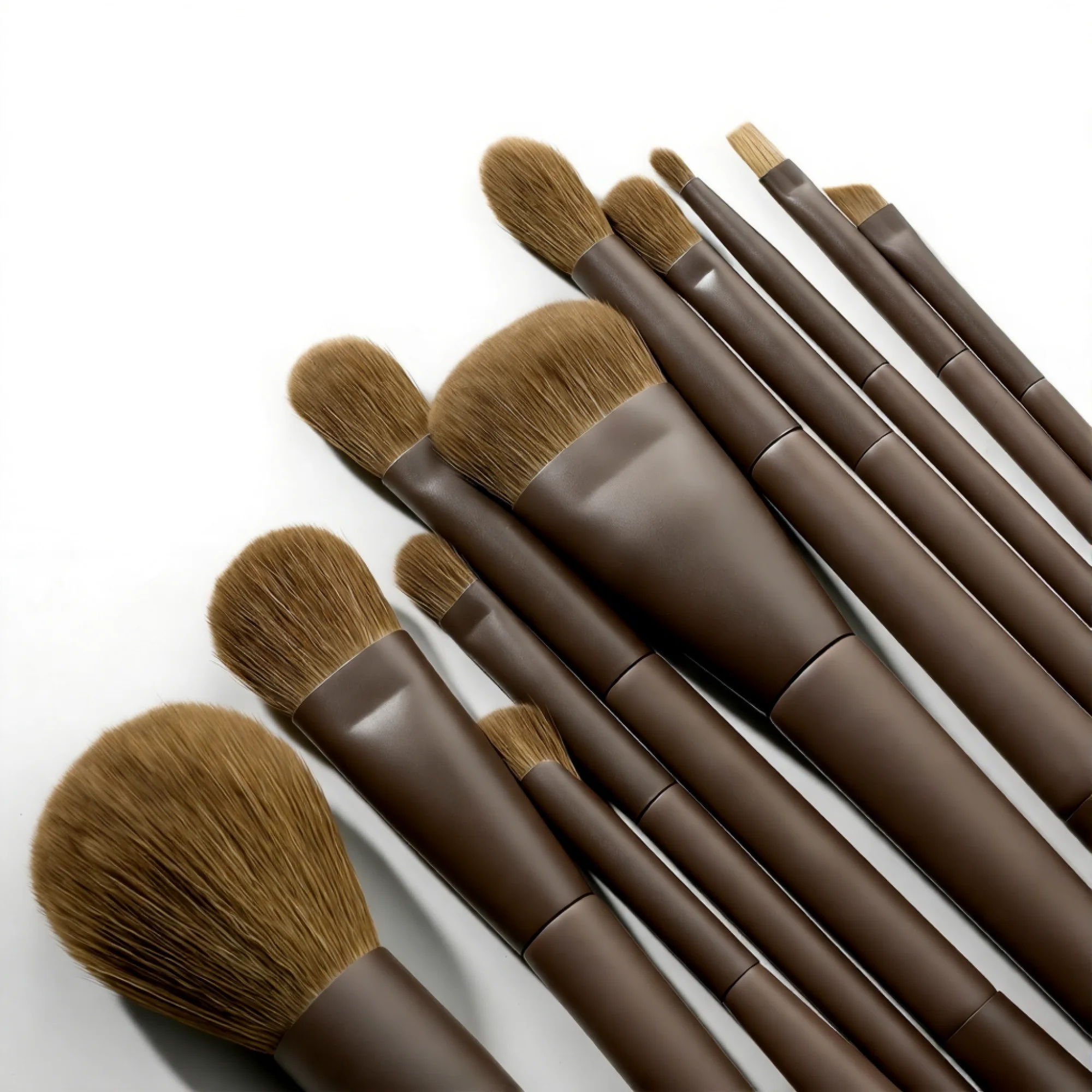 Kit 11 Pinceaux Maquillage Professionnels Végétaliens avec Sac – Marron