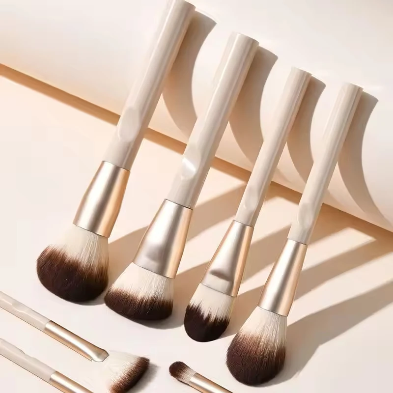 Set 12 Pinceaux Maquillage Professionnels Vegan – Poils Synthétiques Doux, Manche Bois