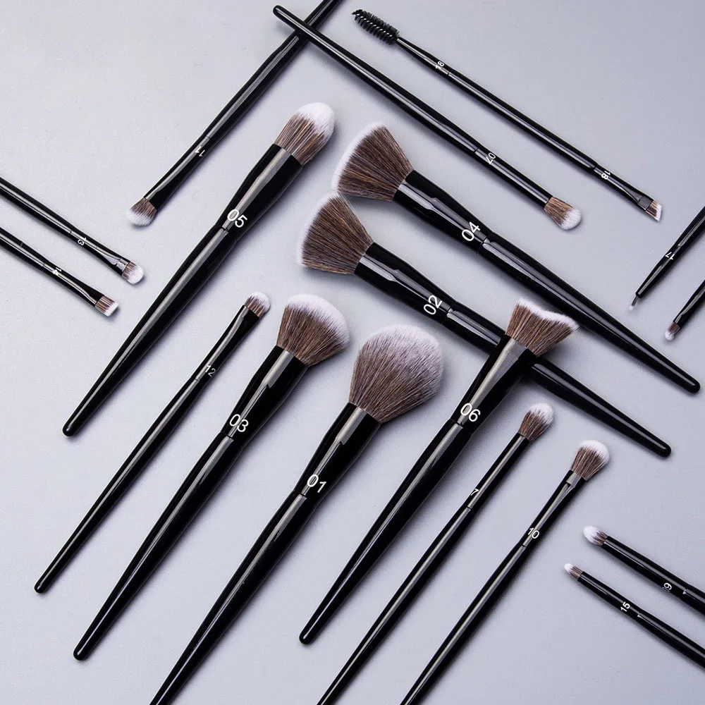 Set 18 Pinceaux Maquillage Professionnels Noir – Poils Synthétiques & Manche en Bois