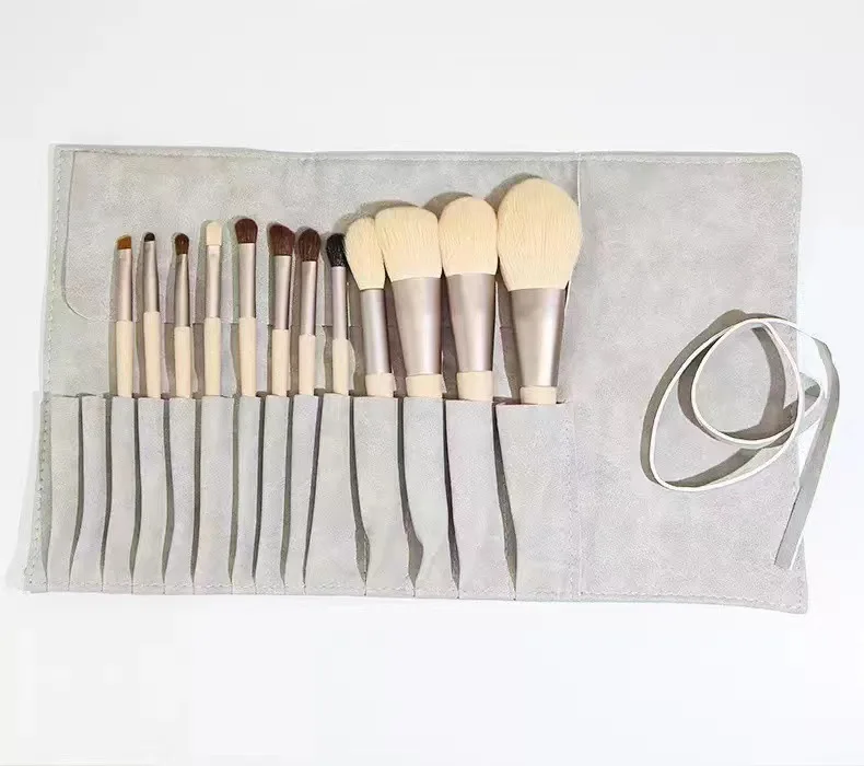 Set 12 Pinceaux Maquillage Professionnels Végétaliens – Manche en Bois Rose | Prix2Gros