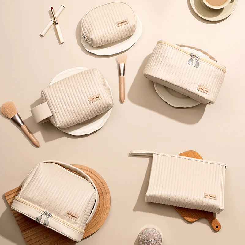 Trousse de toilette voyage femme en cuir PU matelassé – Grande capacité & fermeture éclair