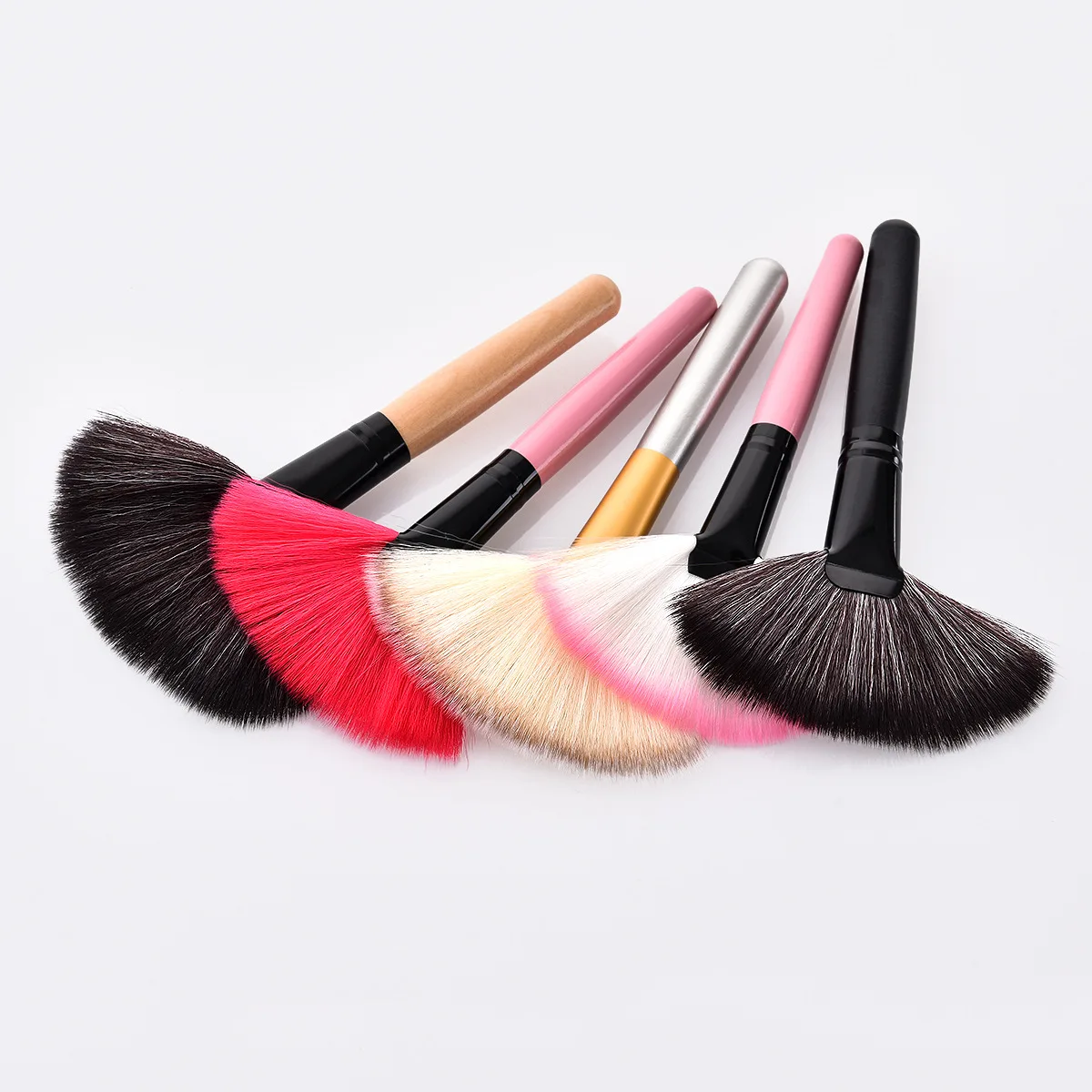 Pinceau Éventail Maquillage Visage – Poignée Bois & Fibres Synthétiques Douces