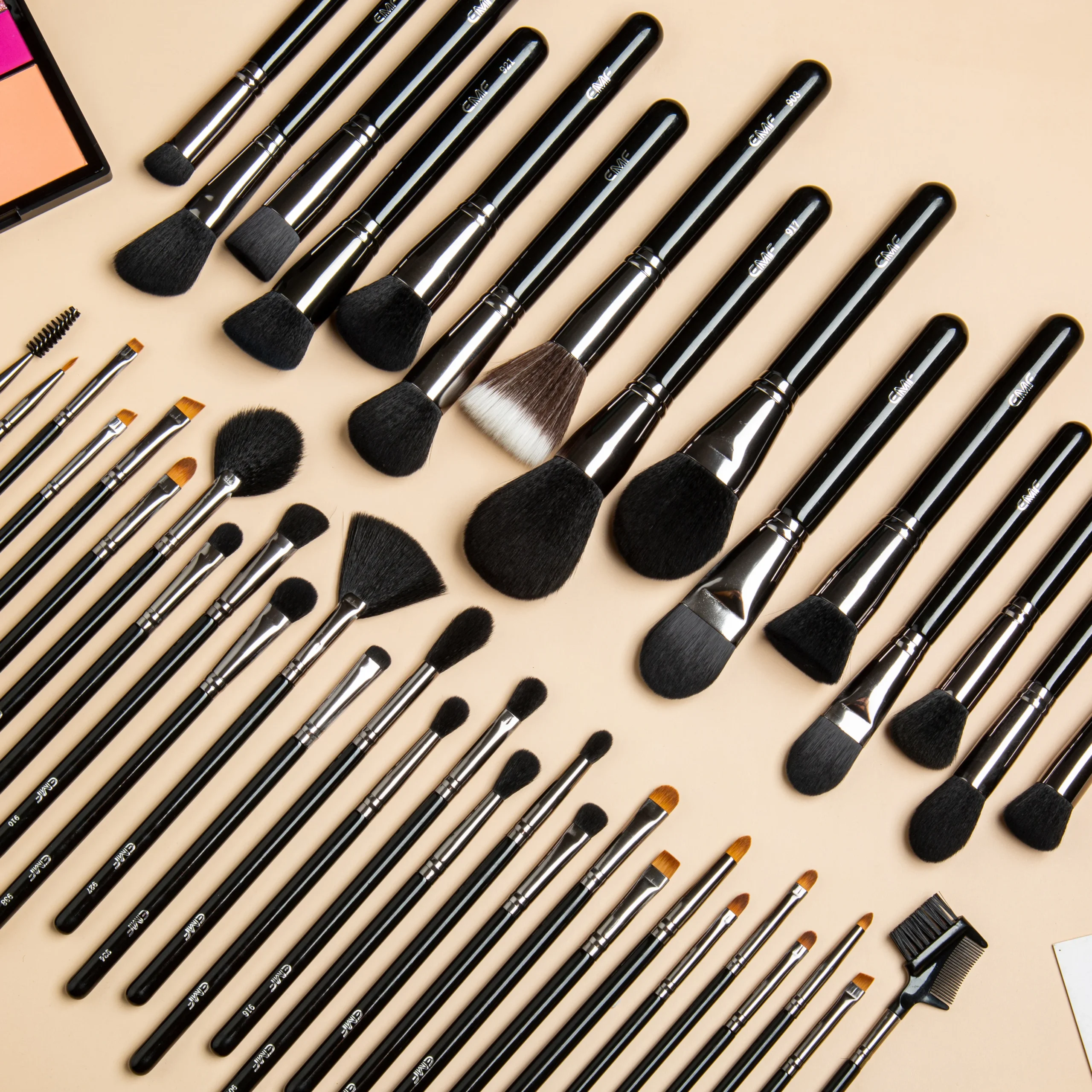 EMF Set 42 Pinceaux Maquillage Professionnel – Poils Synthétiques Vegan & Manche Bois