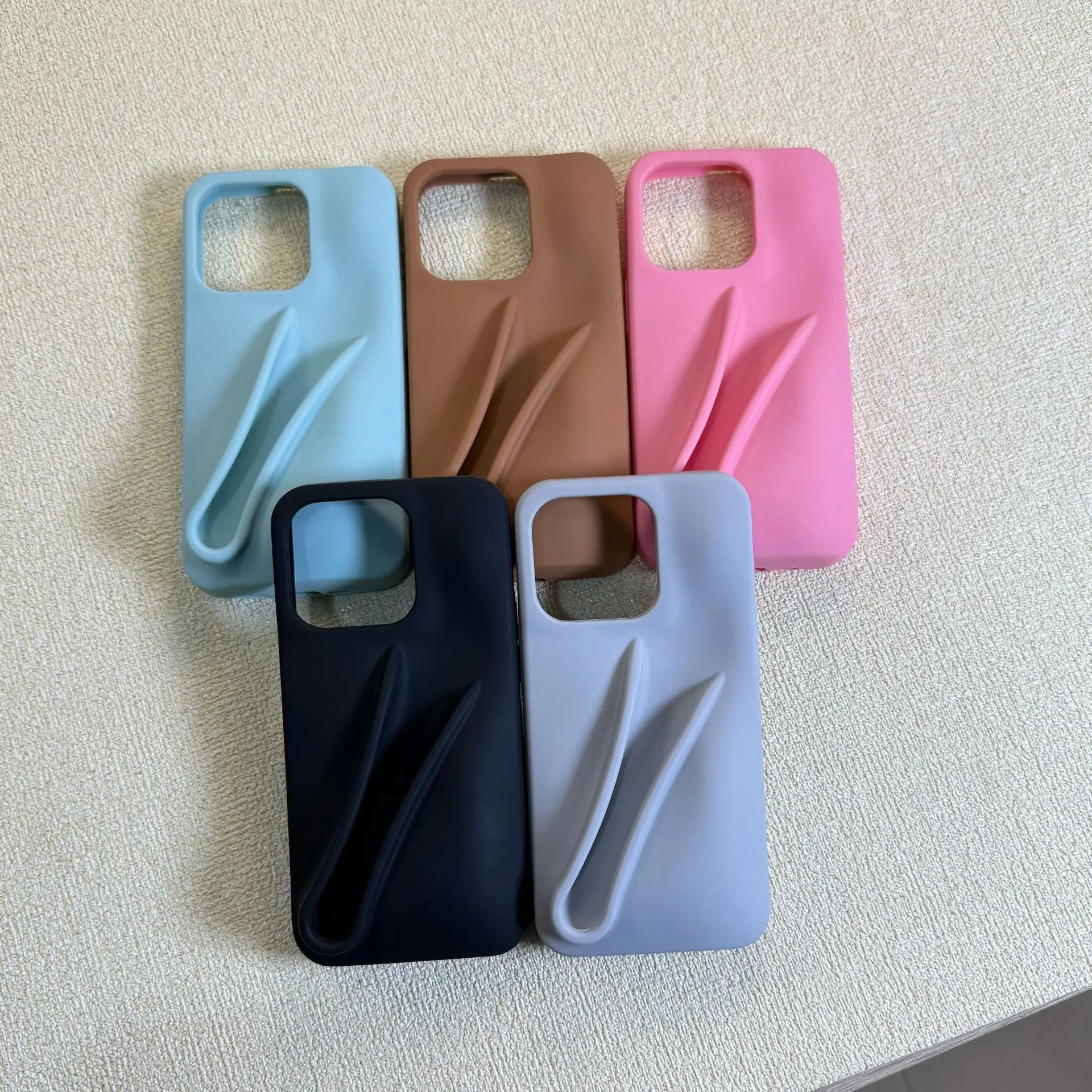 Coque Silicone Antichoc iPhone 11-16 Pro Max avec Support & Porte Rouge à Lèvres