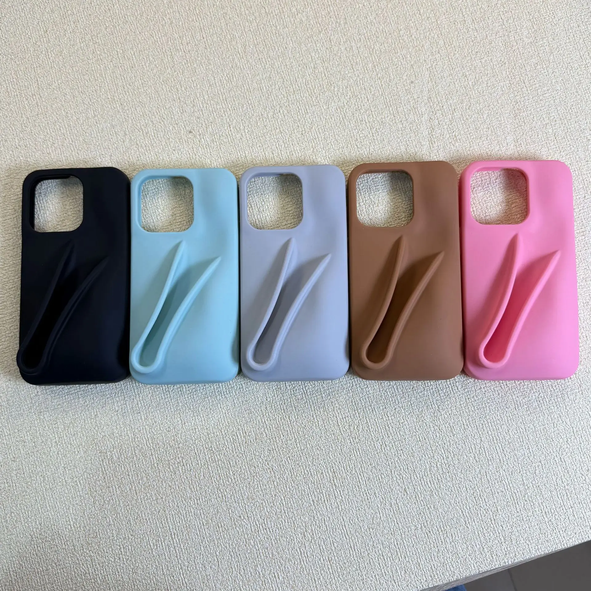 Coque Silicone Antichoc iPhone 11-16 Pro Max avec Support & Porte Rouge à Lèvres