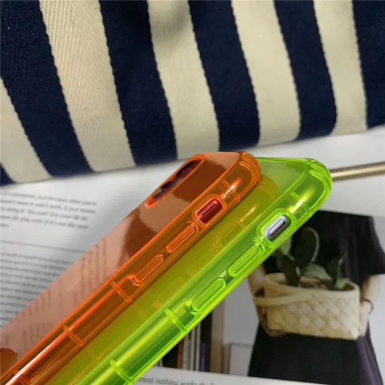 Coque iPhone 14 Pro Max TPU Antichoc Transparente Néon – Style Tendance