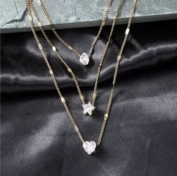 Collier multicouche femme plaqué or/argent – Pendentifs cœur, étoile & goutte | Strass élégant