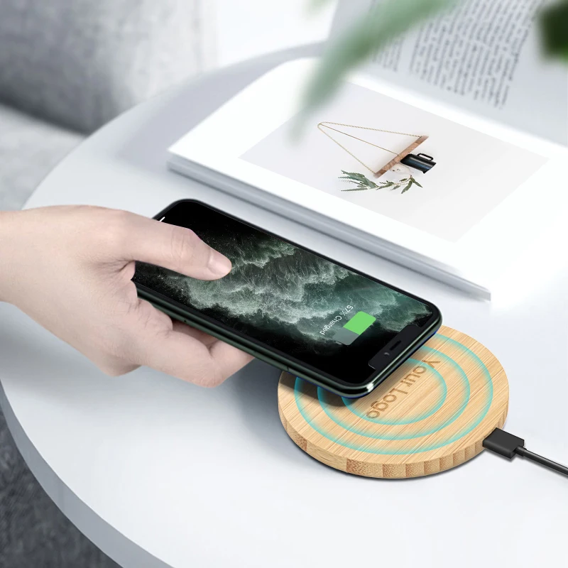 Chargeur sans fil rapide en bois ultra-mince – Bureau & Maison