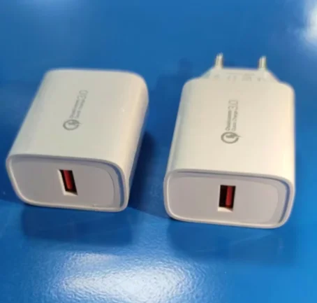 Chargeur Rapide 18W USB QC3.0 Adaptateur Secteur Multi-Prises US/EU/UK