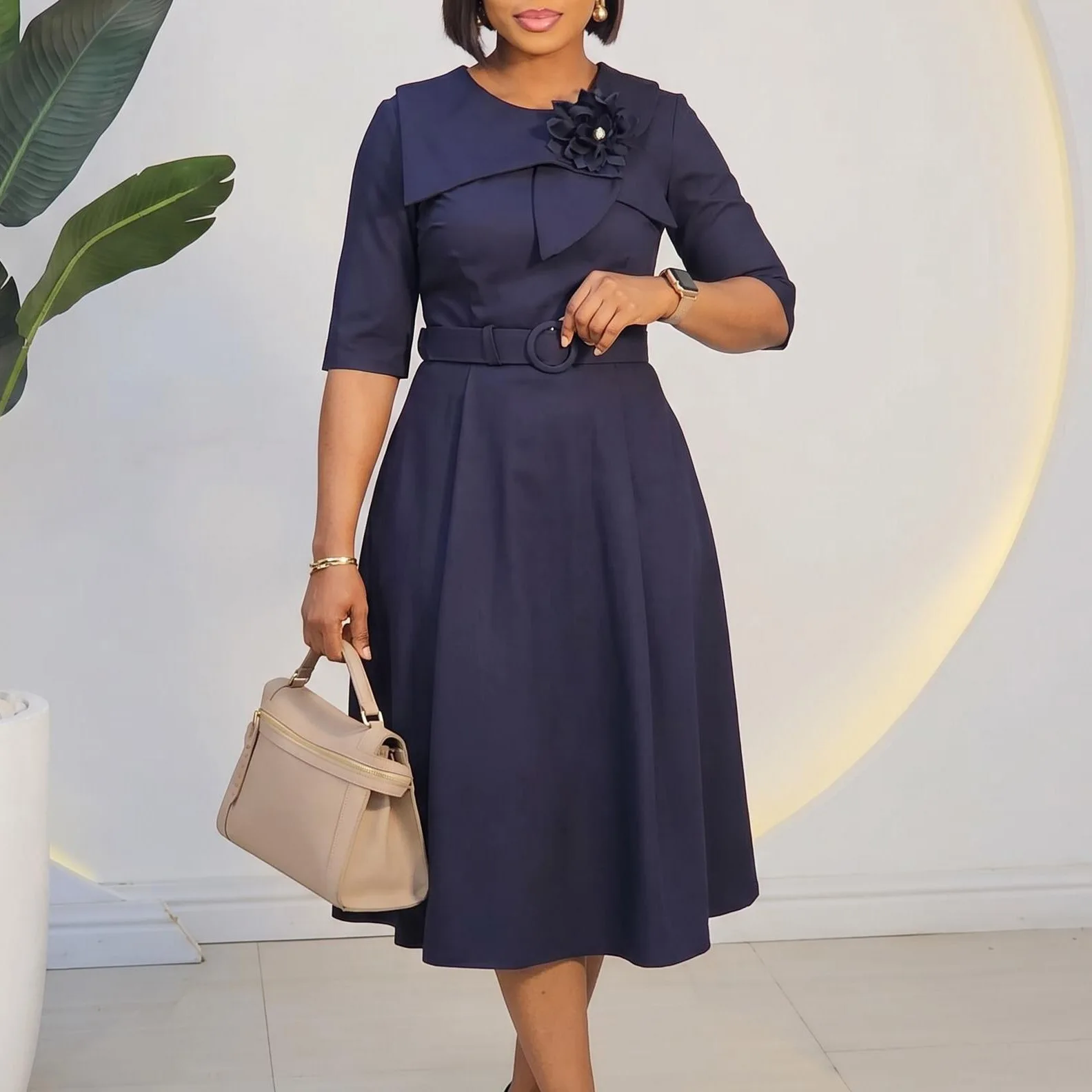 Robe Midi Trapèze Élégante D3377 – Col Rond, Manches Mi-Longues, Ceinture Incluse