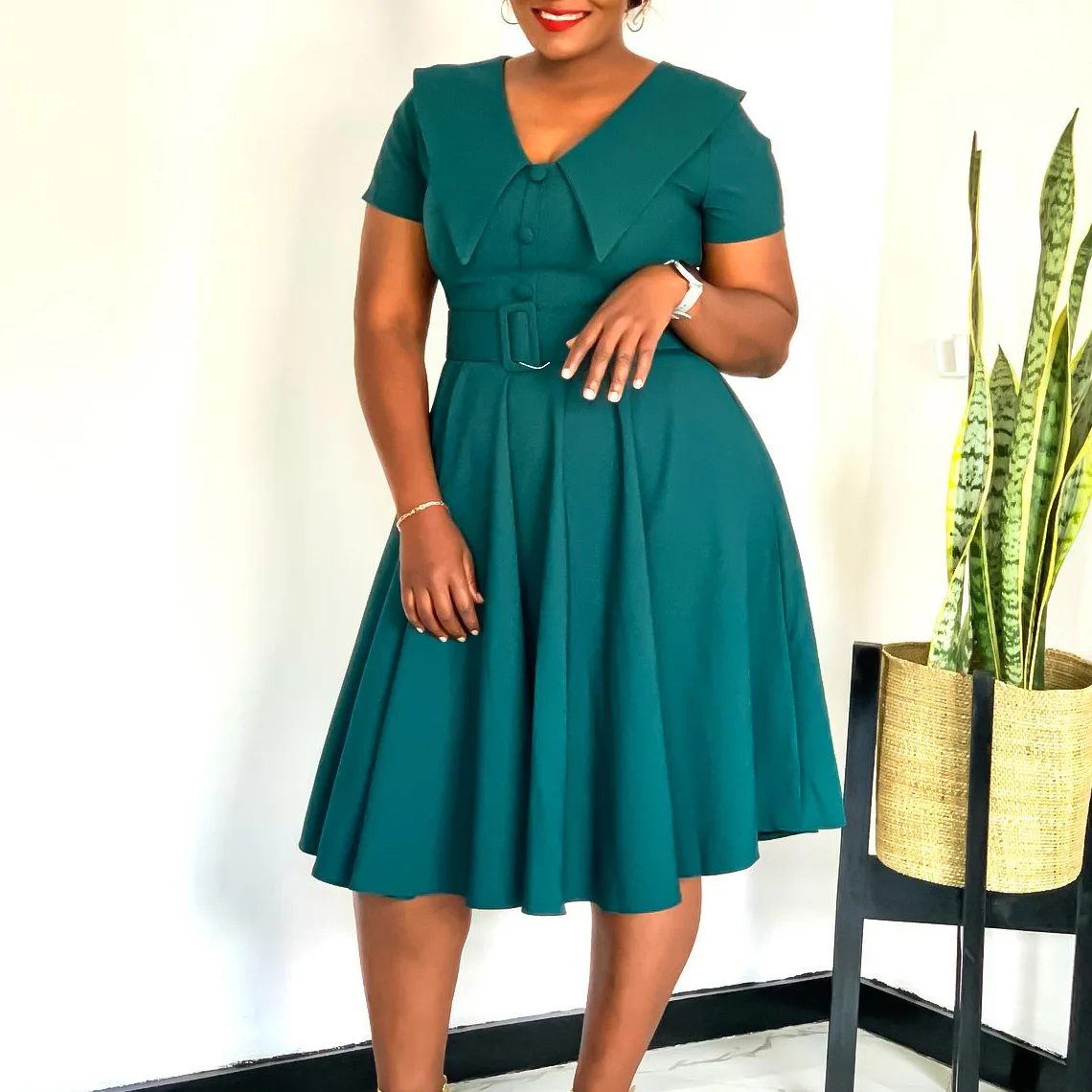 D588 Robe Femme Midi Trapèze Col Peter Pan – Élégante & Décontractée, Style Africain