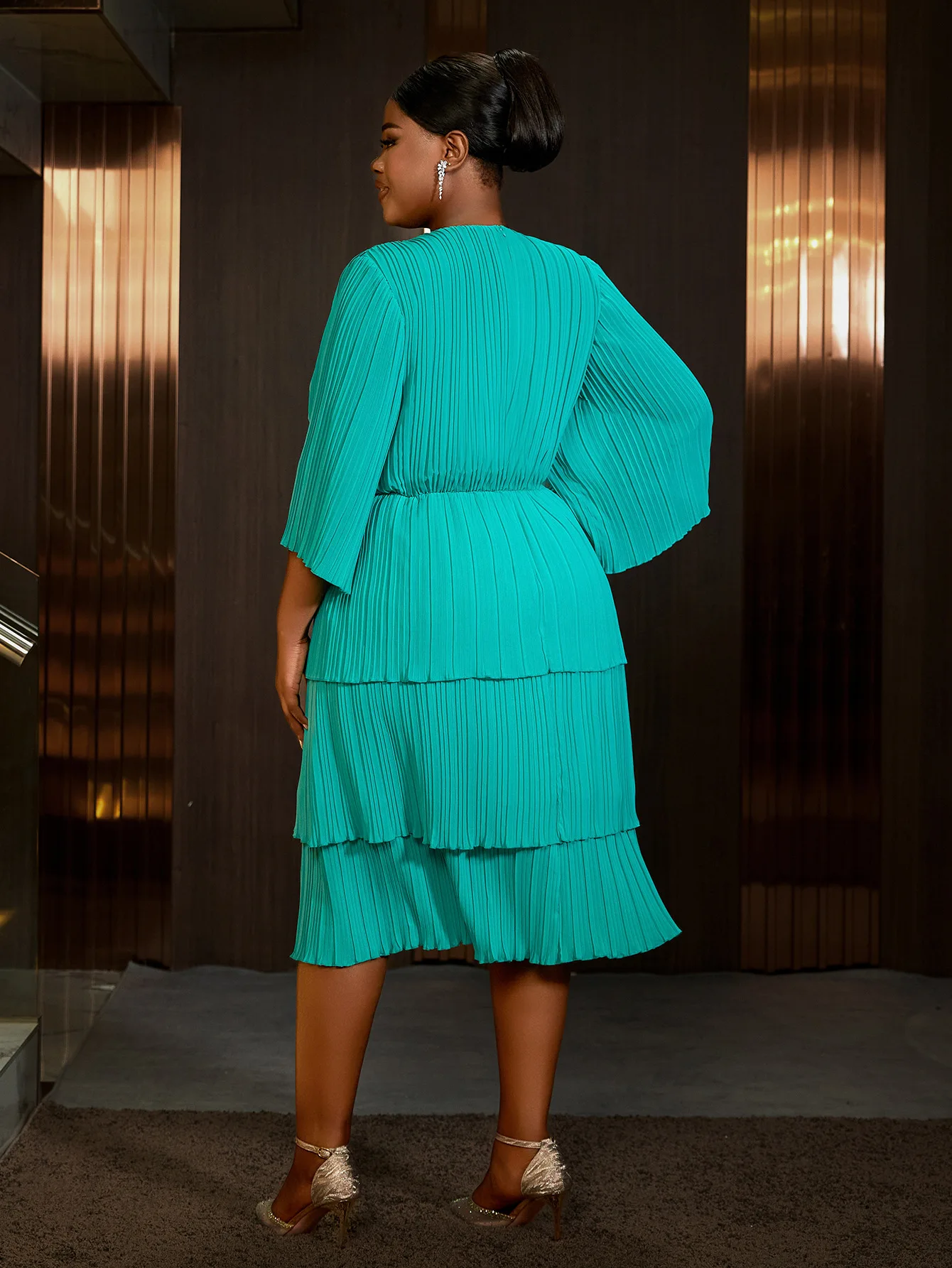 Robe Midi Femme Chic Col V Manches Évasées 3 Couches Plissées Mousseline – Élégante & Légère