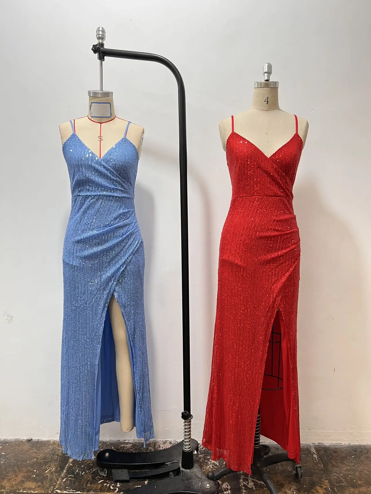 Robe de soirée à sequins RY230084 – Fendue, bretelles spaghetti, col V, style luxe