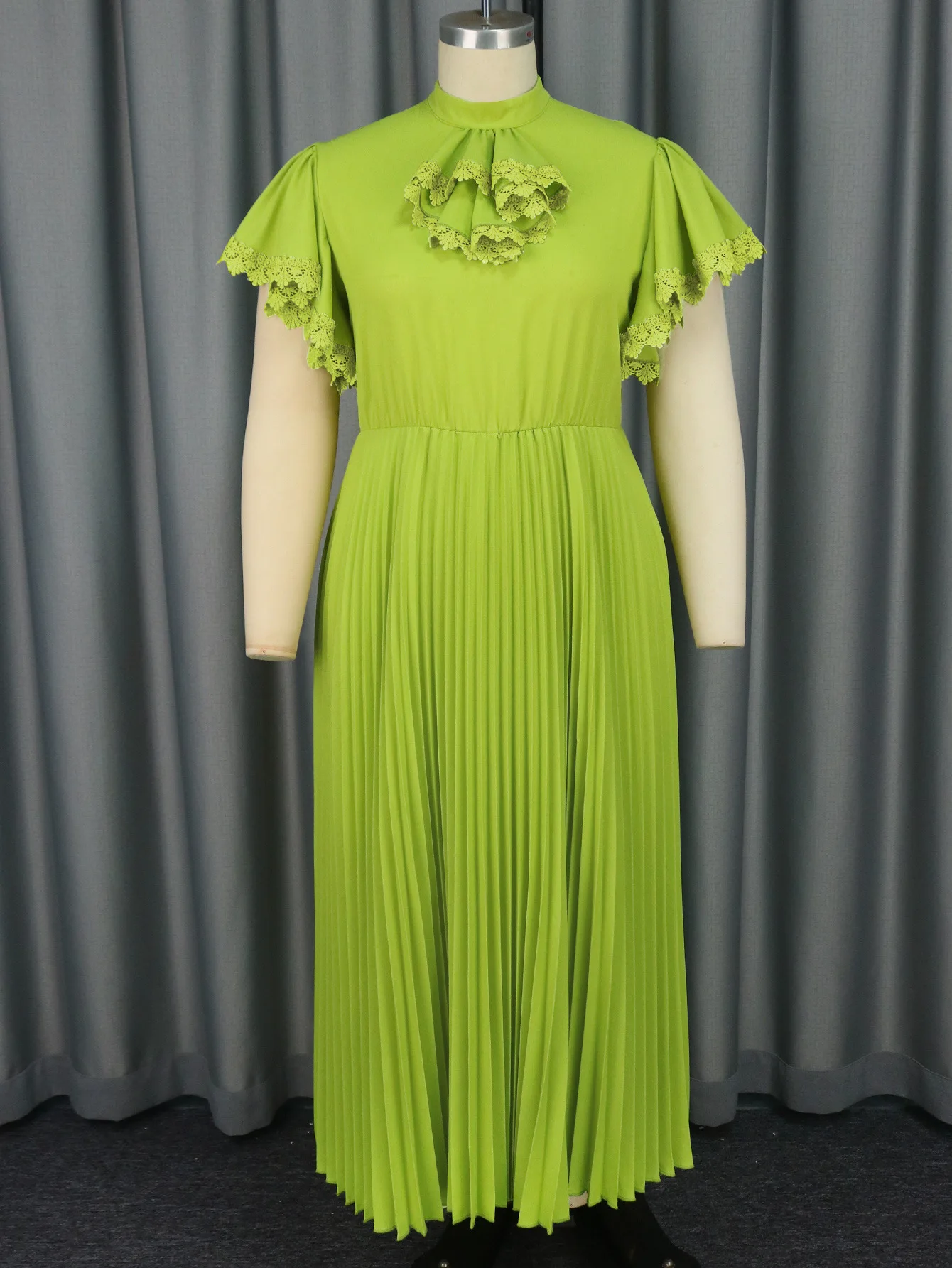 Robe longue élégante à volants et col rond – Coupe trapèze plissée verte