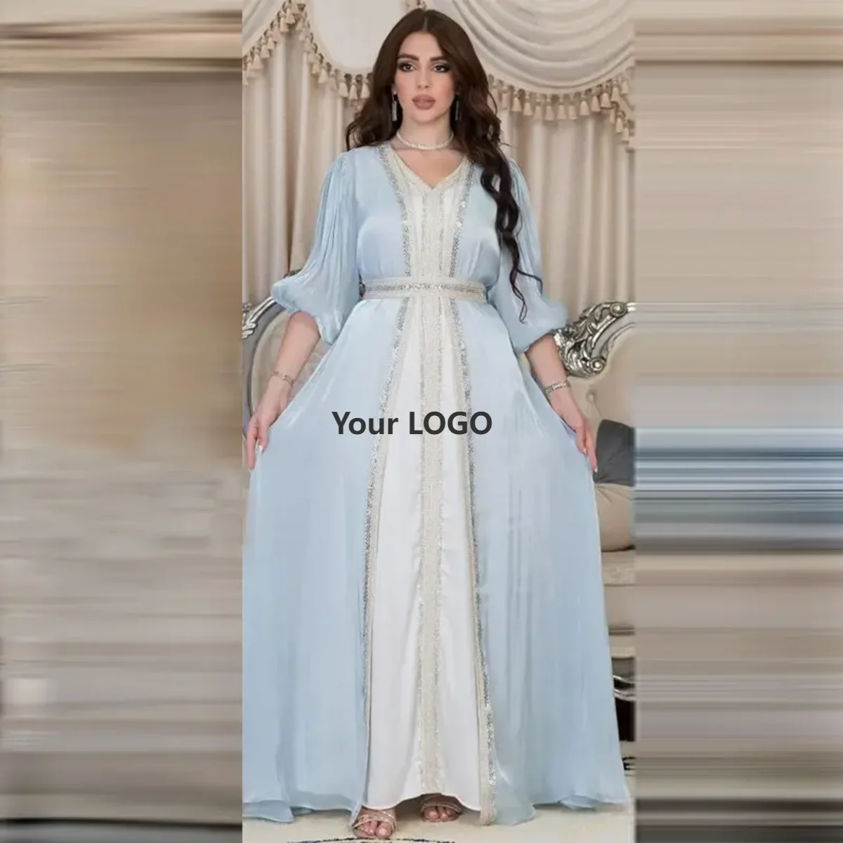 Abaya AB553 Brodée Manches Chauve-Souris + Robe Intérieure – Élégance Islamique