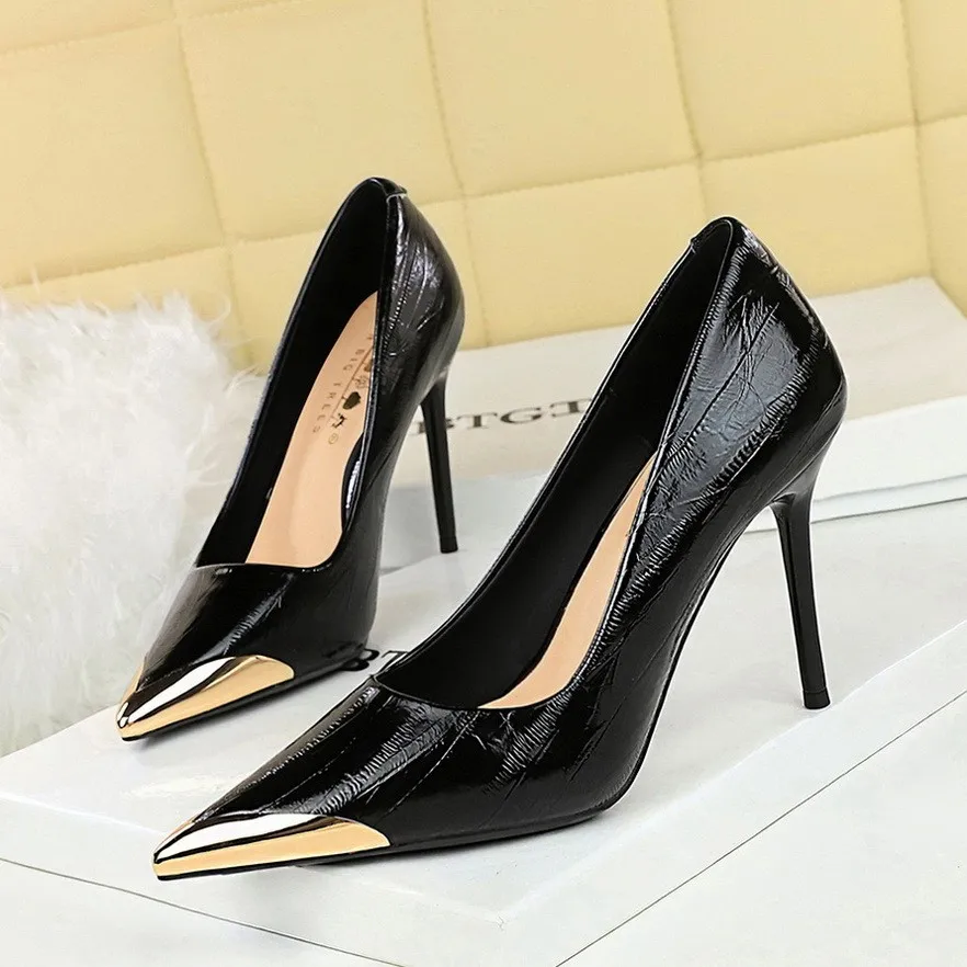 Escarpins Pointus à Talons Hauts 10,5cm – Chaussures Élégantes Femme Bout Métal