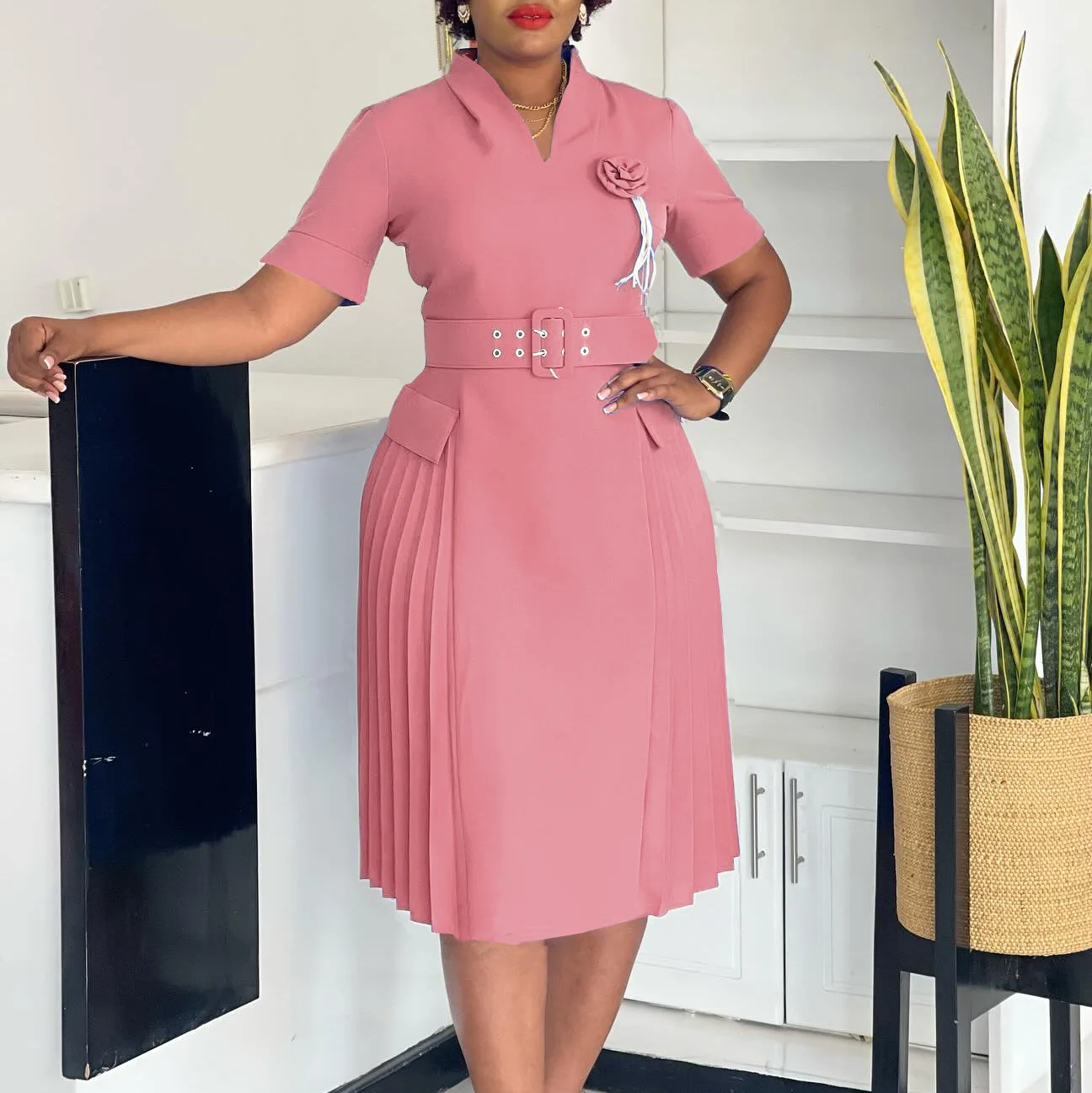 Robe Midi Élégante Col V Plissée – Style Bureau & Décontracté pour Femme