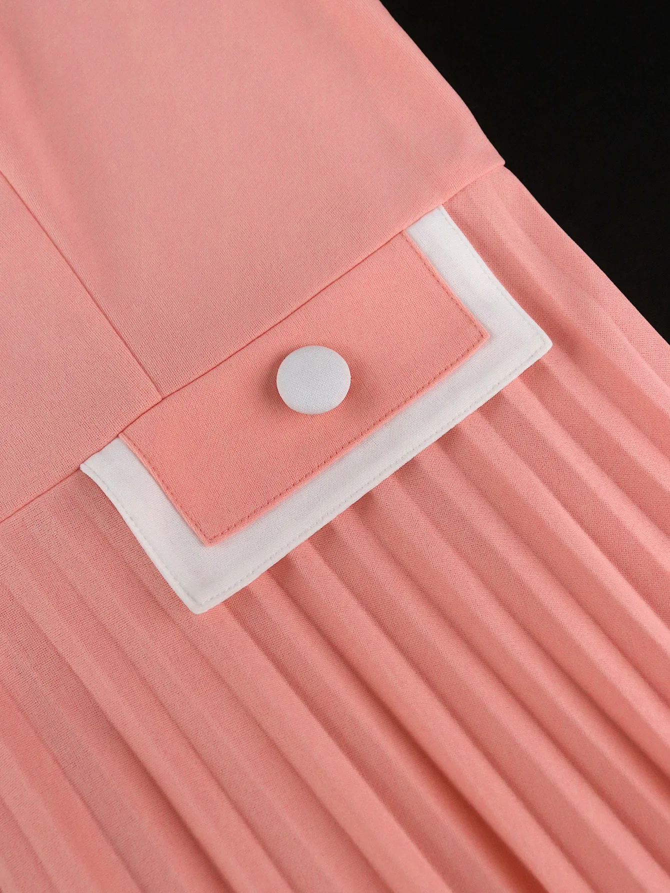 Robe de bureau femme col carré bicolore | Coupe A-line plissée élégante