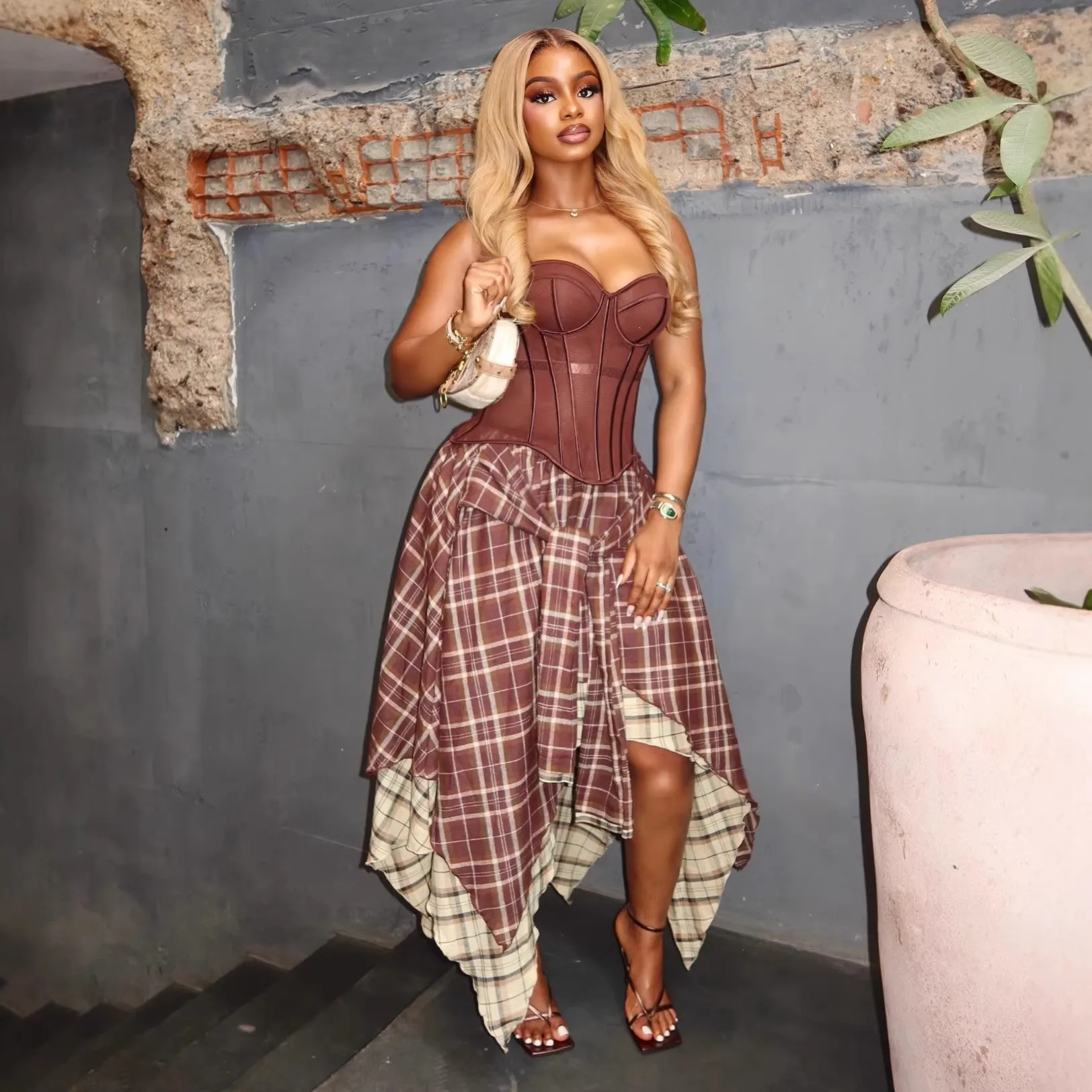Ensemble 2 pièces femme HK75207 – Corset sans manches & jupe irrégulière à carreaux streetwear