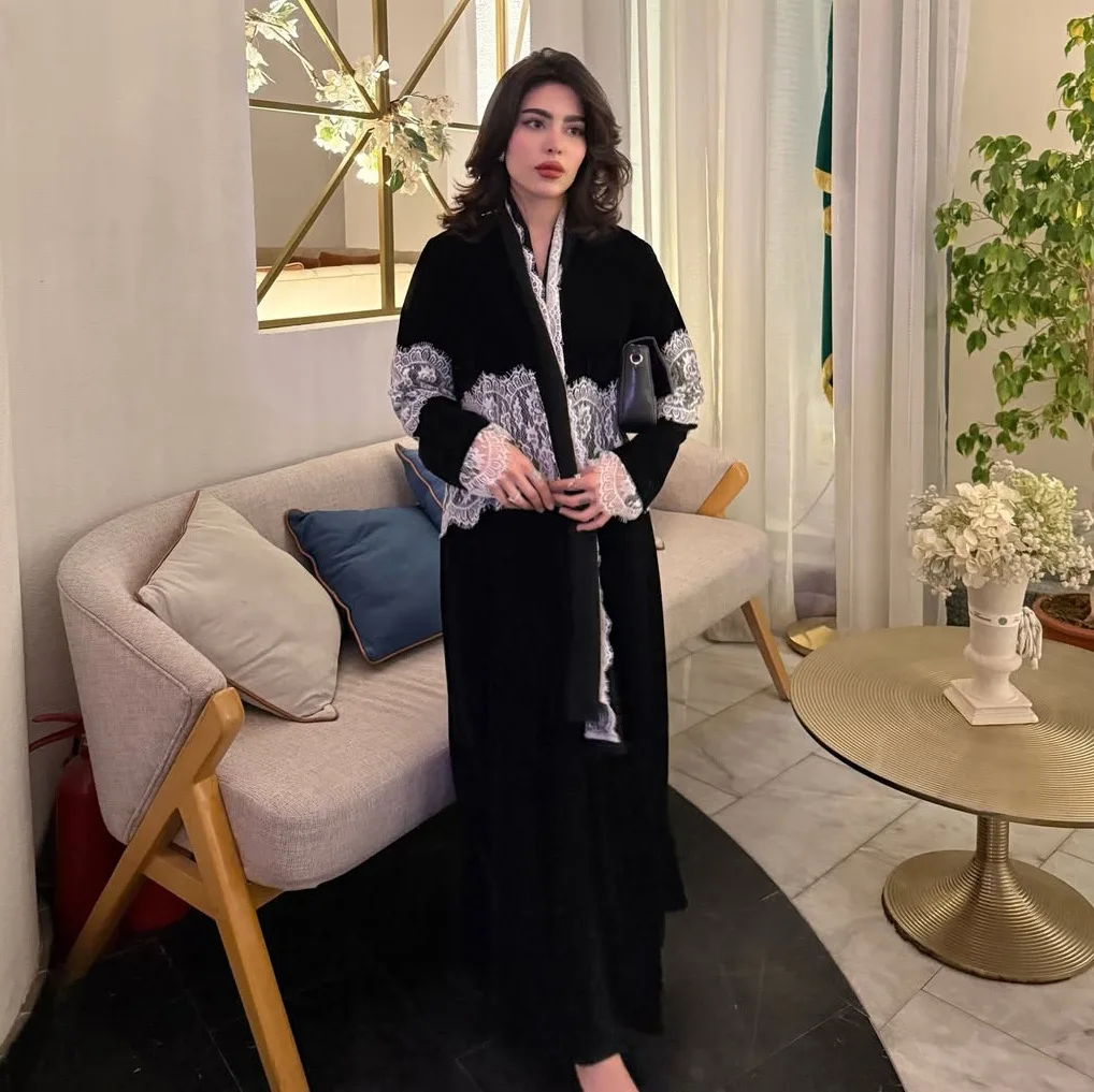 Abaya Ouverte MQ274 Longue Noire | Dentelle & Patchwork | Vêtement Islamique avec Voile